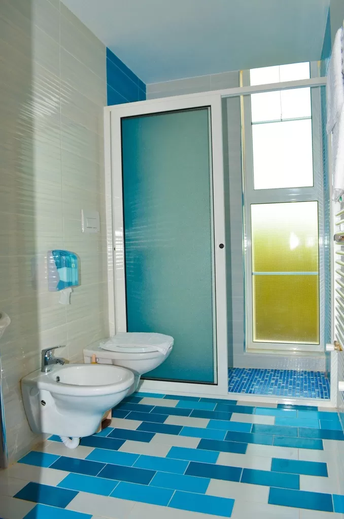 Monaco - 10 STD - Bathroom 3.jpg